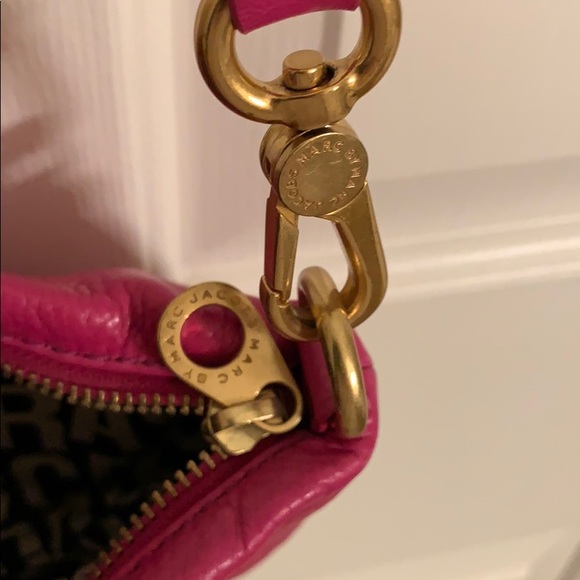Marc by Marc Jacobs Small Crossbody in Magenta - Picture 4 of 7